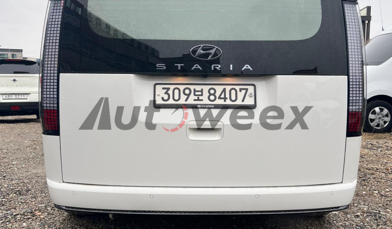 
								New 2023 Hyundai Staria full									