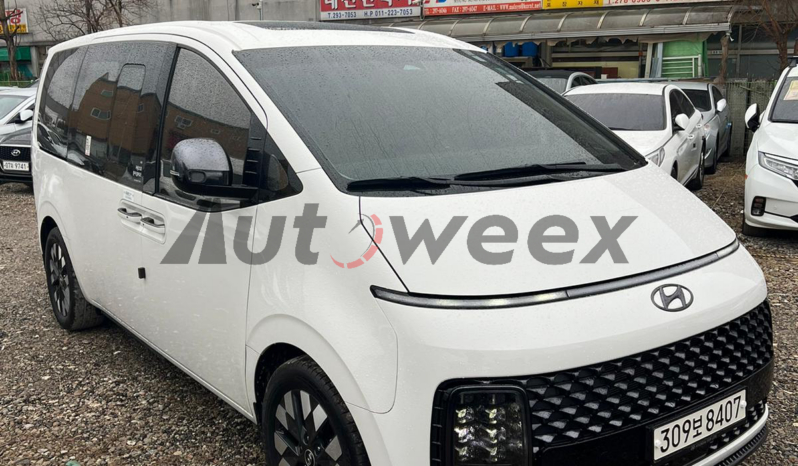 
								New 2023 Hyundai Staria full									