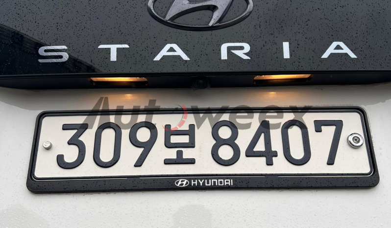 
								New 2023 Hyundai Staria full									