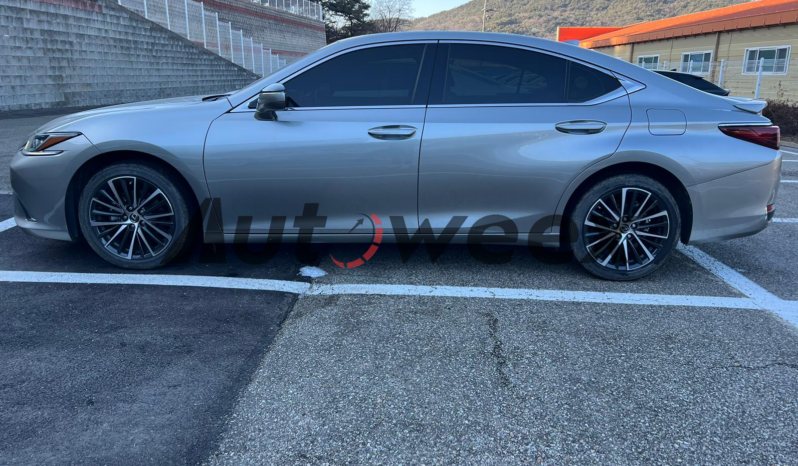 
								Used 2023 Lexus ES300 H G7 full									